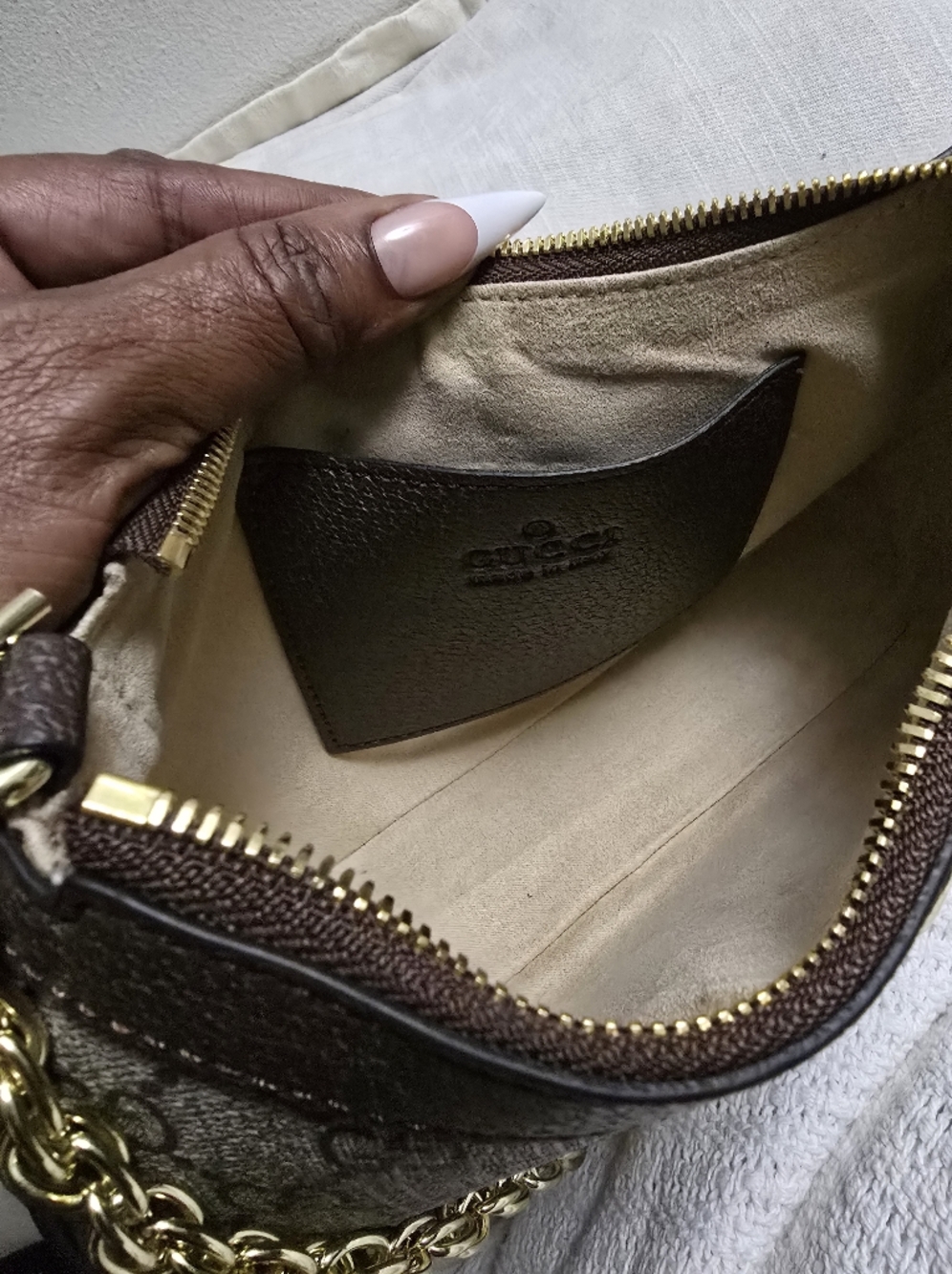 Gucci Beige/Brown GG Supreme Canvas Crossbody with Green-Red Strap - Picture 11 of 16